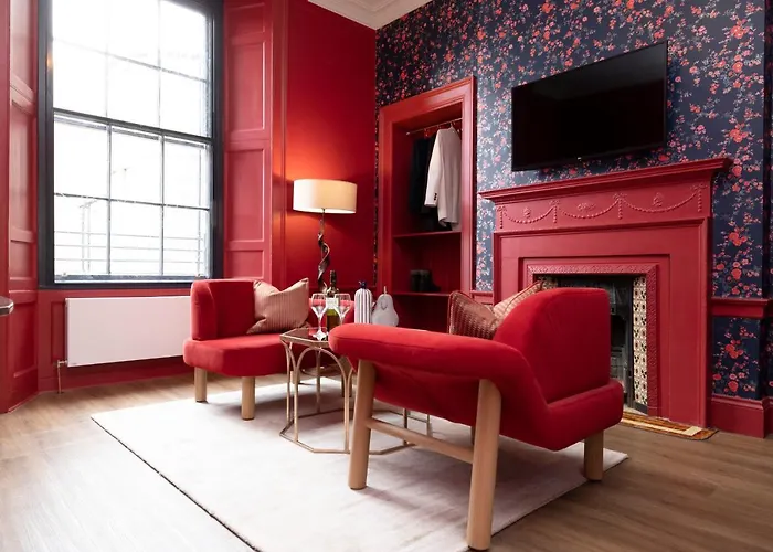 30 Castle Street Deluxe Apartments